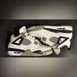 Jordan 4 Retro Seafoam